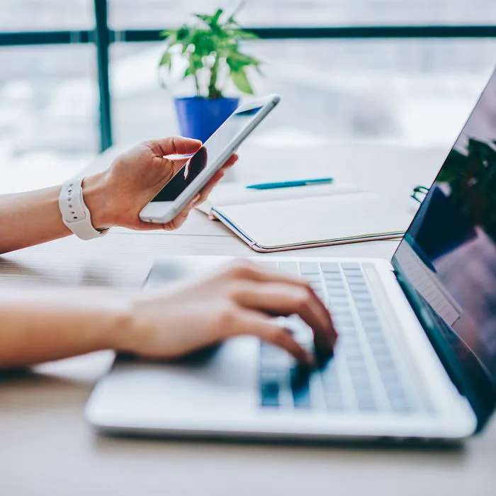 woman-using-laptop