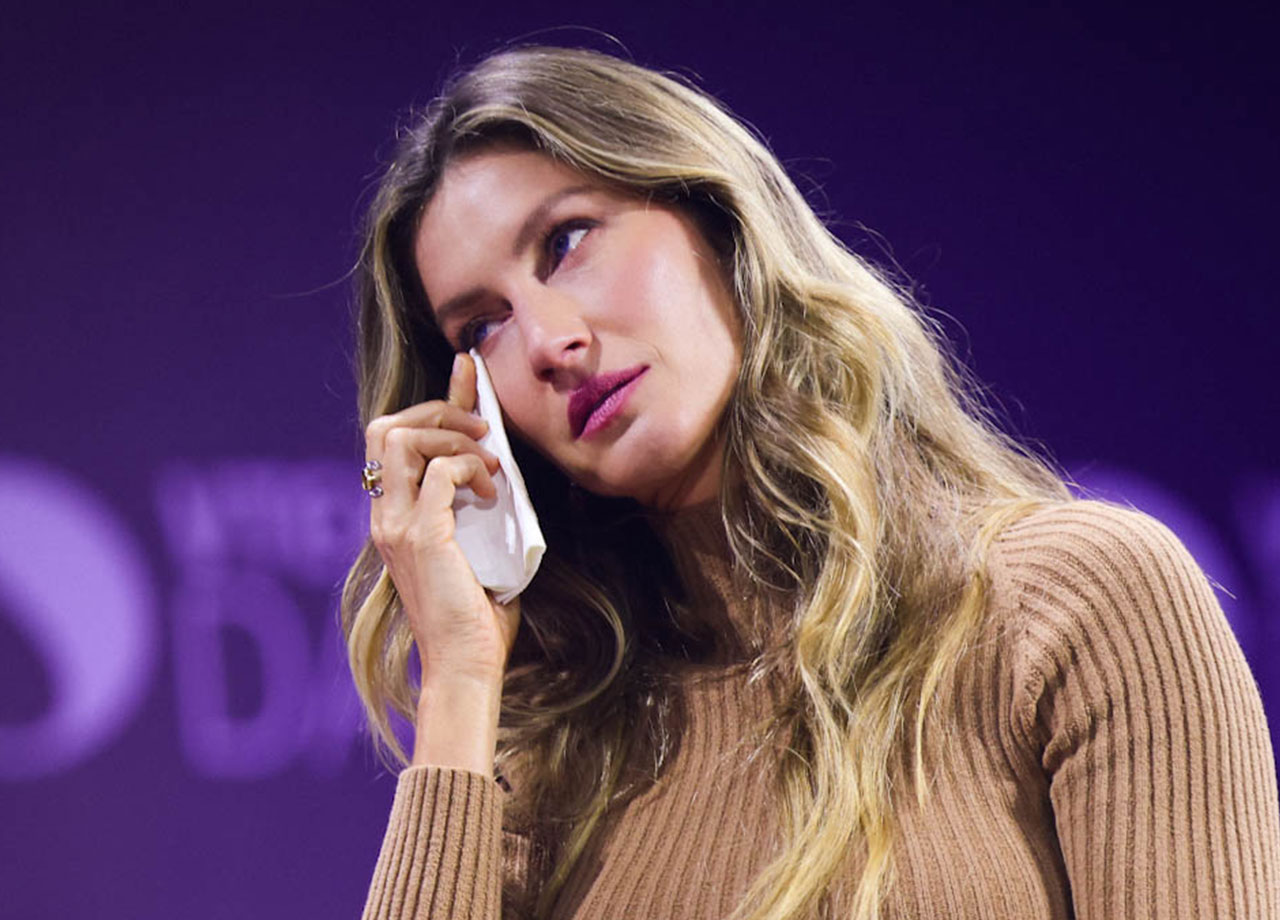 Gisele Bundchen cries while giving lecture