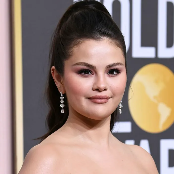 Selena Gomez Glows In A Bow Detailed Cocktail Dress In NYC Amid Rumors selena-gomez-glows-in-a-bow-detailed-cocktail-dress-in-nyc-amid-rumors