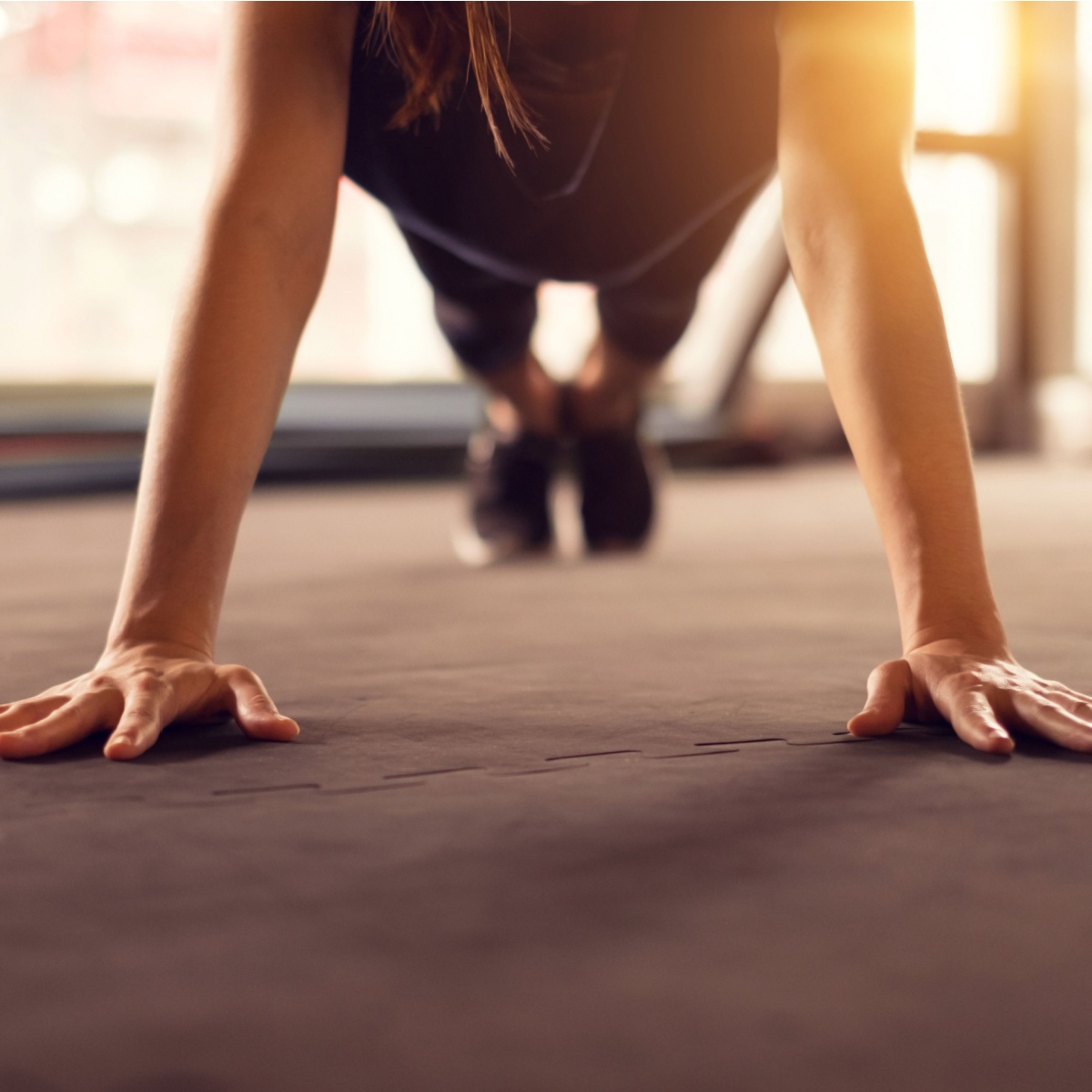 person doing plank ups