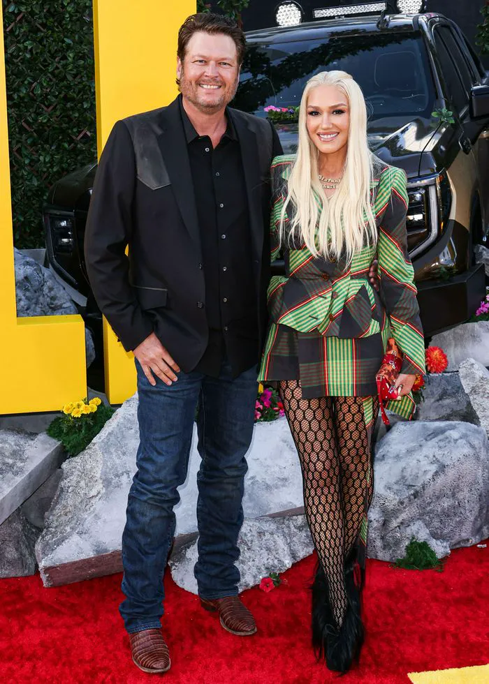 gwen stefani blake shelton fall guy premiere