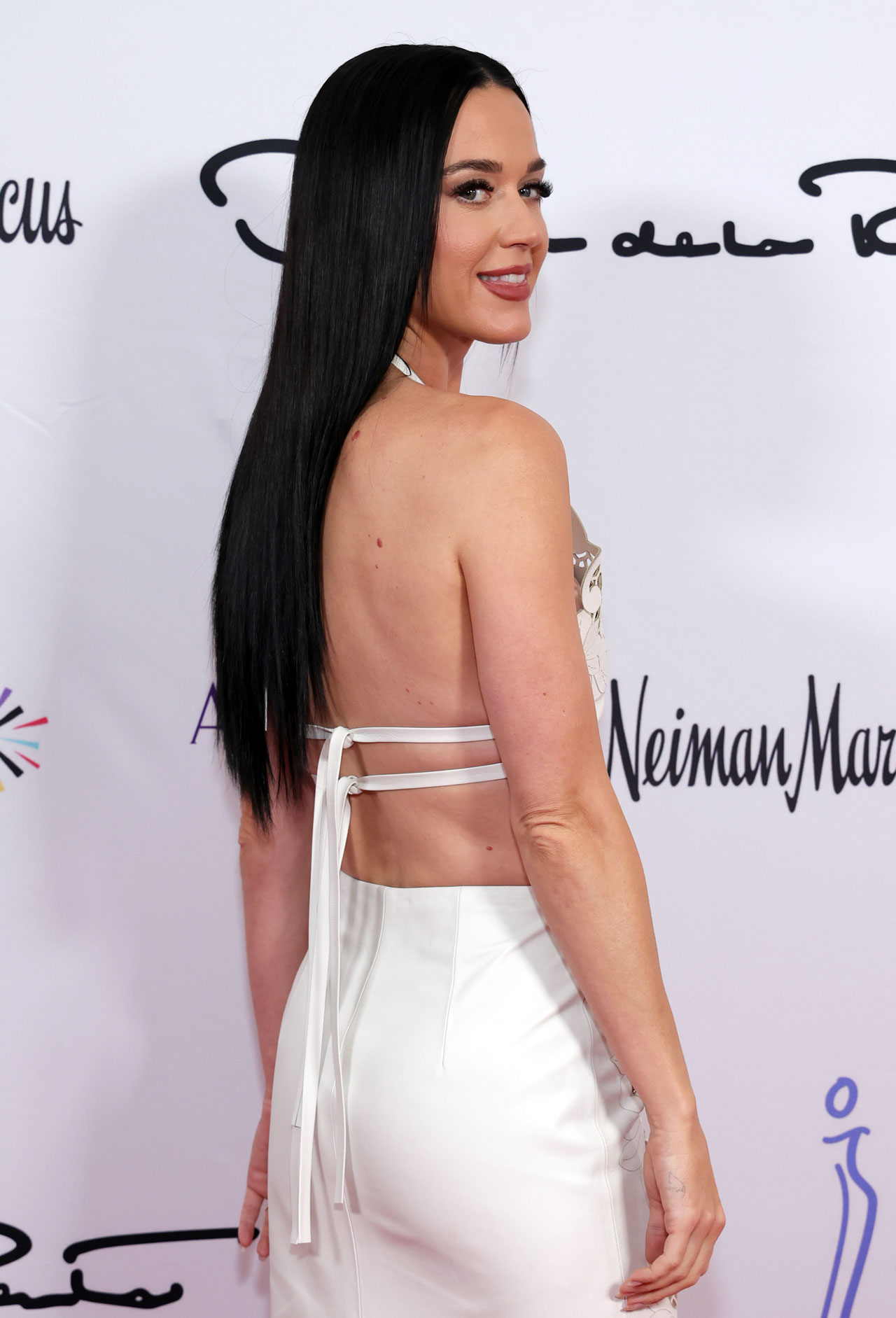 Katy Perry red carpet white dress 35th annual Colleagues Spring Luncheon and Oscar de la Renta fashion show
