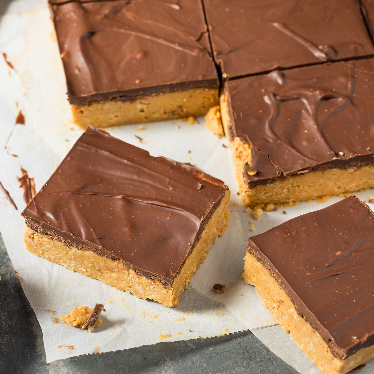Make These High-Protein Chocolate-Peanut Bars for Summer Weight Loss