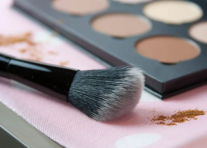 contour-makeup-brush