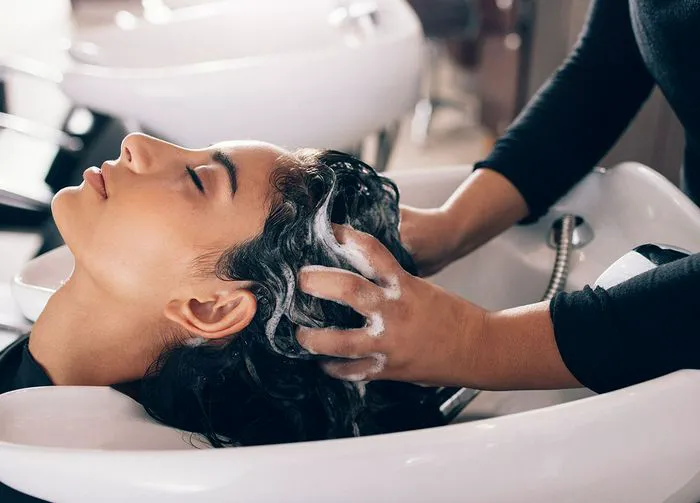 shampooing-hair-salon