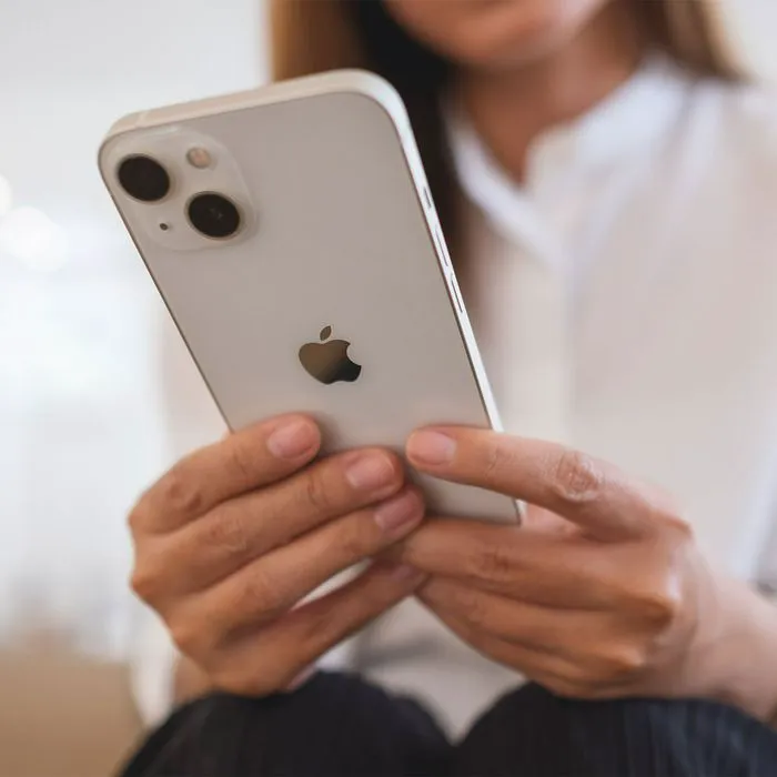 texting-with-iphone