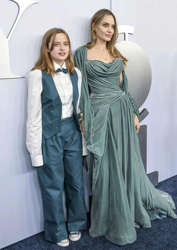 angelina jolie vivienne tony awards