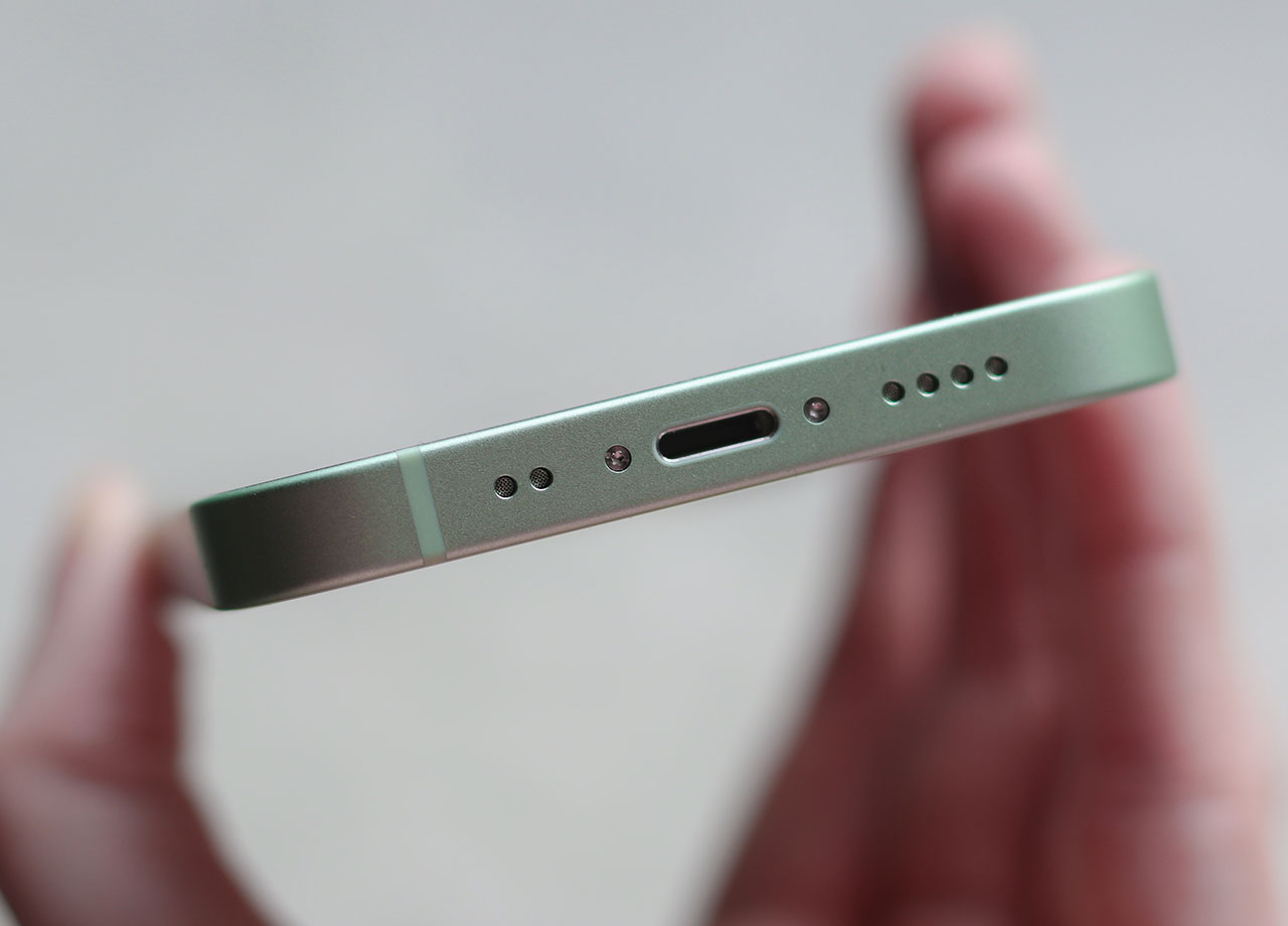 iphone-charging-port