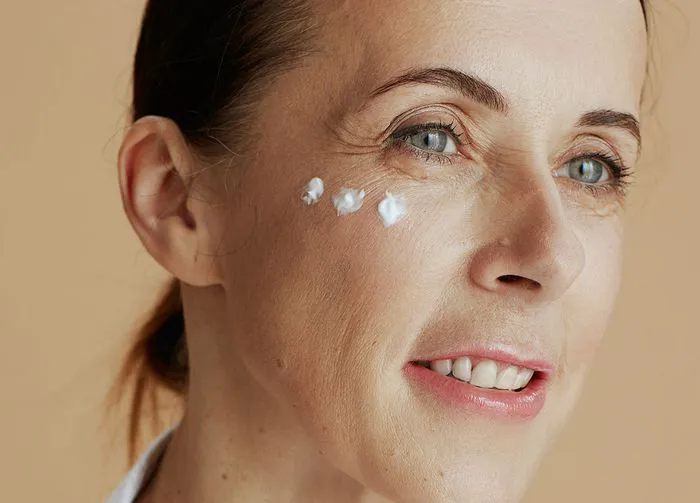 woman-peptide-eye-cream