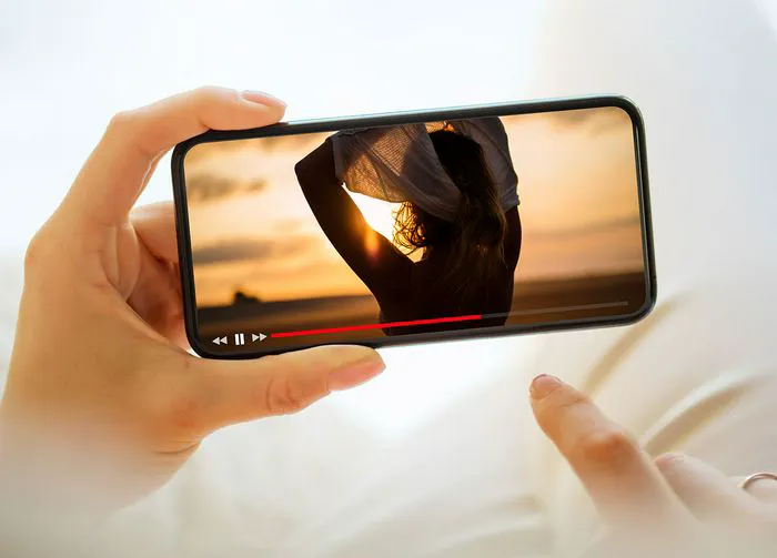 woman-streaming-movies