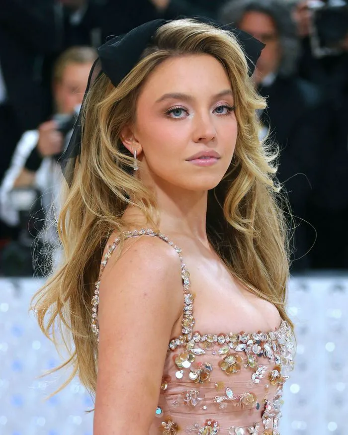 Sydney Sweeney's butterfly cut at the Met Gala