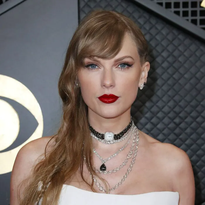Taylor Swift Breaks Her Silence On Canceled Vienna Shows After Fans taylor-swift-breaks-her-silence-on-canceled-vienna-shows-after-fans