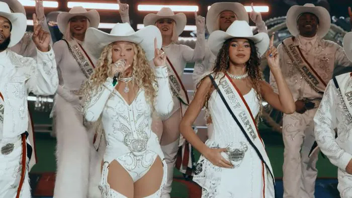 Beyonce and Blue Ivy Christmas Day Halftime show