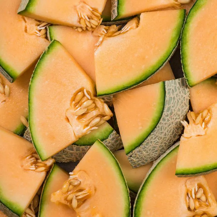 sliced cantaloupe
