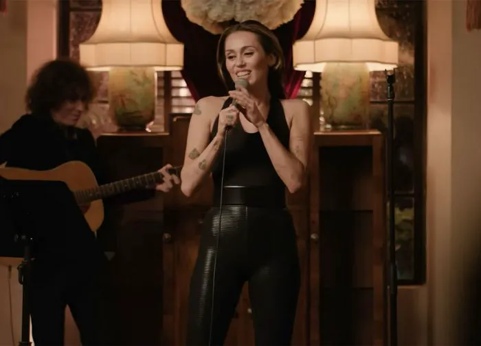 Miley Cyrus singing