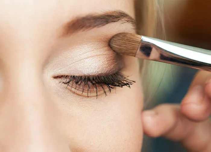 applying-eye-makeup