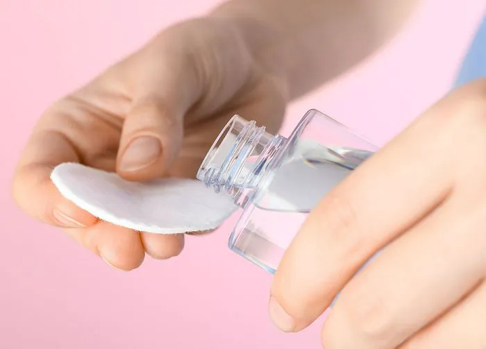 micellar-water-cotton-pad