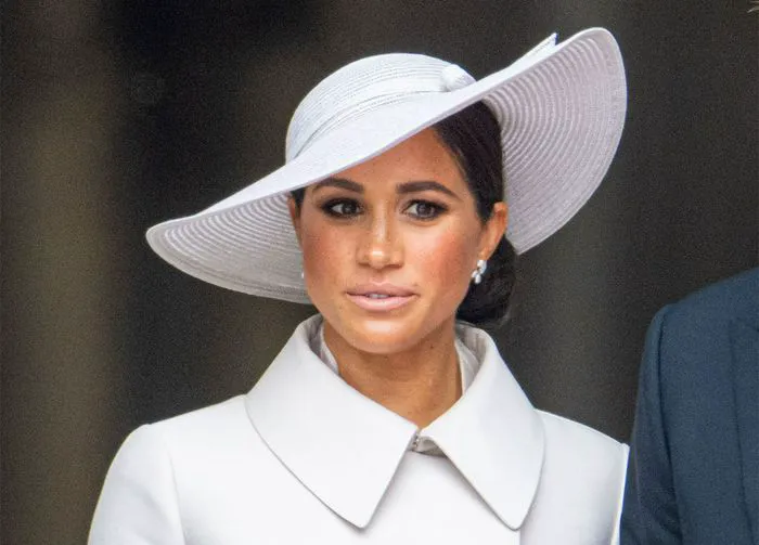 Meghan Markle white wide hat