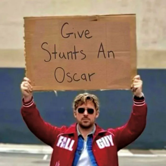 Ryan Gosling give stunts an Oscar sign