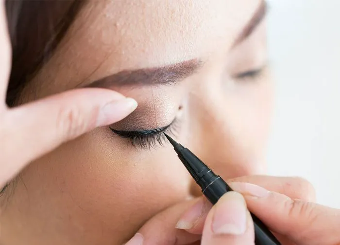 liquid-eyeliner