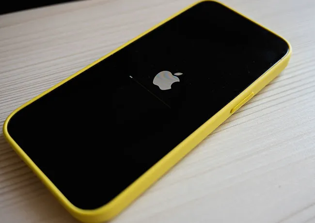 iphone-yellow-case