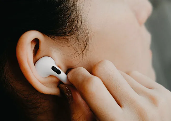 using-airpods-iphone-mic