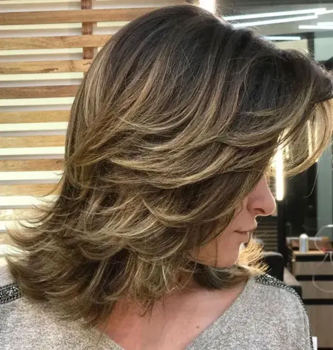 shoulder-length-hair