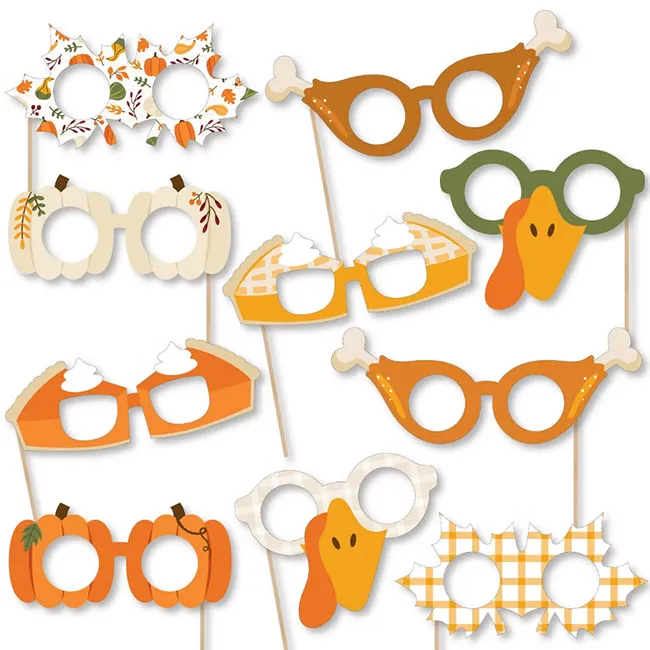 Fun Thanksgiving glasses for celebrating with friends.