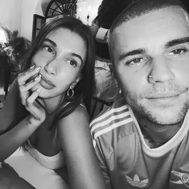 Close-up selfie of Justin Bieber and Hailey Baldwin.