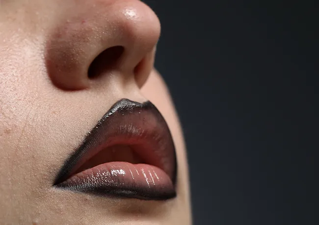 dark-lip-liner