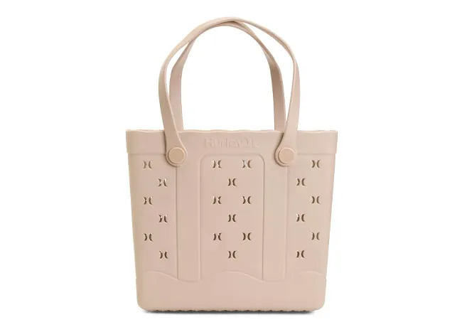 Stylish beach tote bag perfect for summer outings.