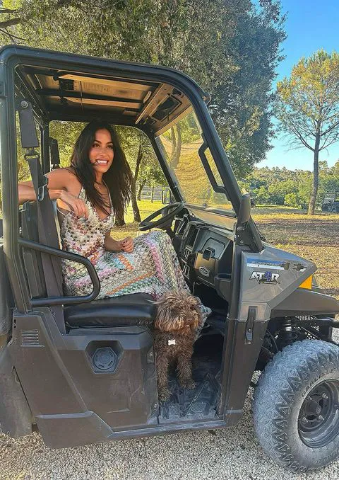 Ines de Ramon wearing a chic crochet dress on Instagram.