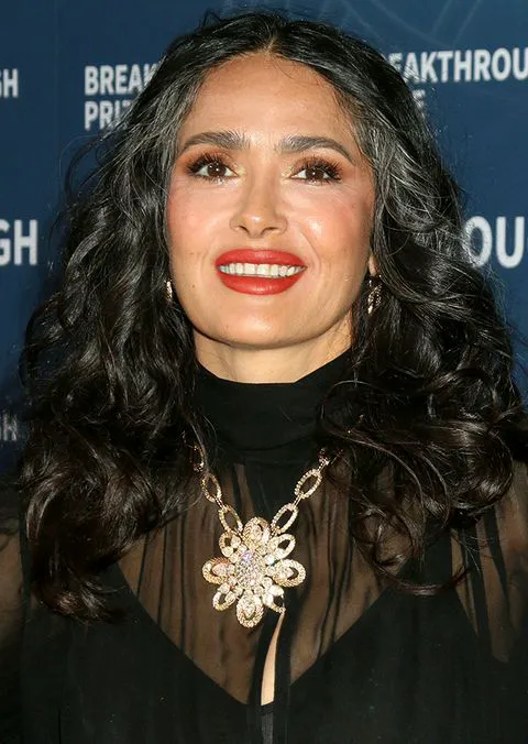The ‘Quiet Silver’ Hair Trend Is The Most Flattering Way To Emb...