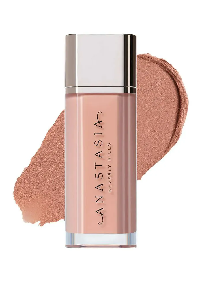 peachy-nude-lipstick