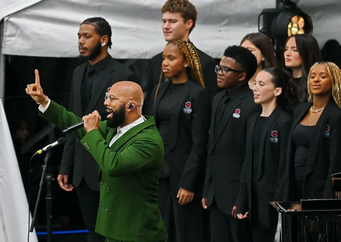 Common and youth choir performance