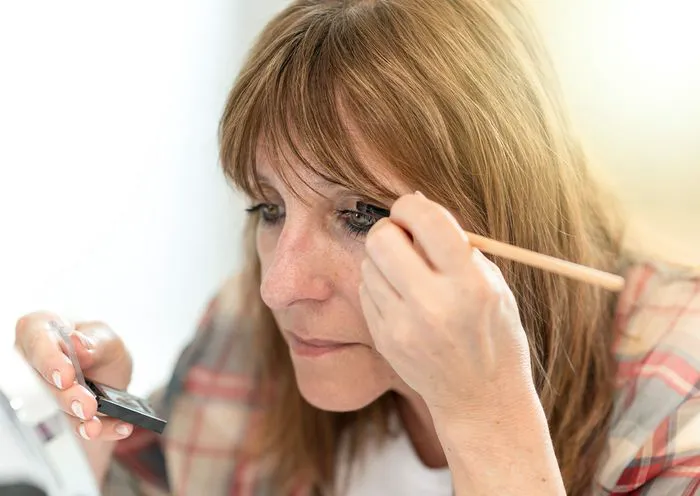 makeup-brow-bone