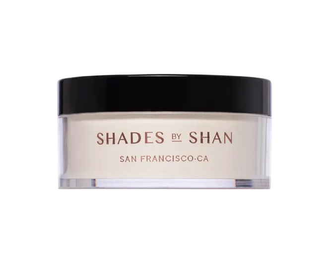 Talc-free loose powder for a lightweight finish.