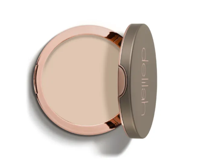 Hyaluronic pressed powder for a flawless complexion.