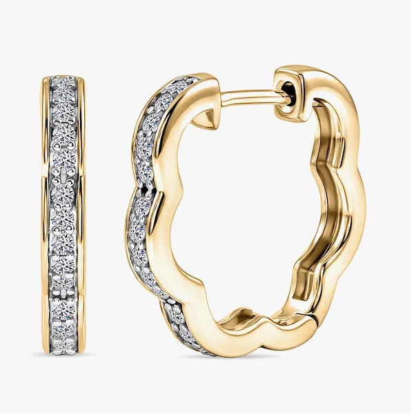 Luxuriant lab-grown diamond earrings in yellow gold