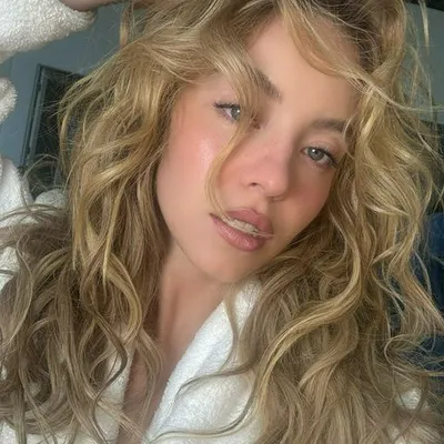 "Sydney Sweeney selfie"