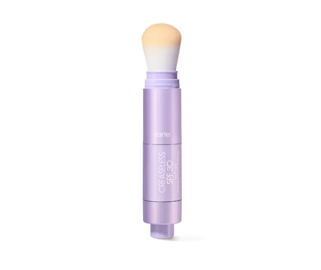 Creaseless SPF 30 mineral powder sunscreen for protection.