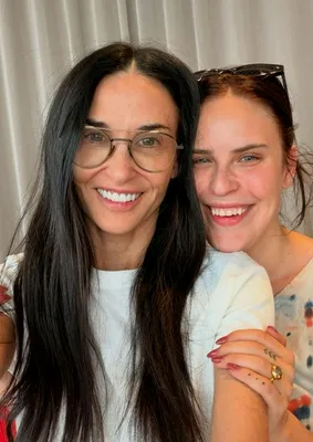 Demi Moore and Rumer Willis selfie without makeup