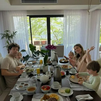 Mandy Moore enjoying a meal with her children.