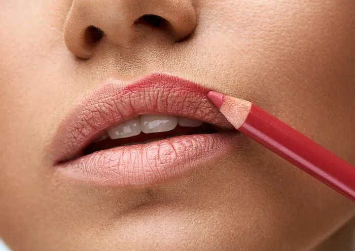 overline-lips