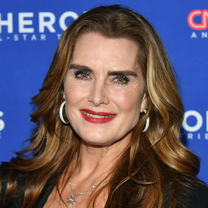 "Low maintenance haircuts recommended for women over 50 this fall"