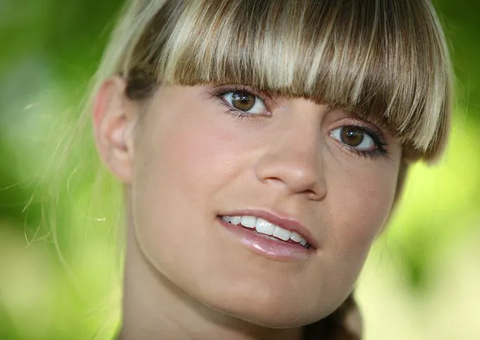 heavy-blunt-bangs
