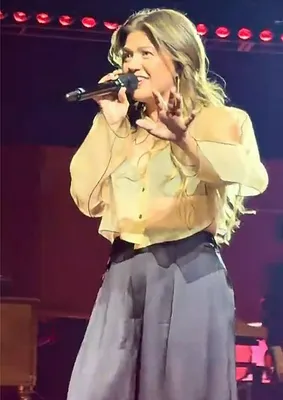 "Kelly Clarkson performing at her Las Vegas residency"