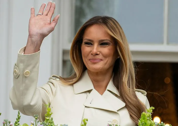 Melania Trump waving
