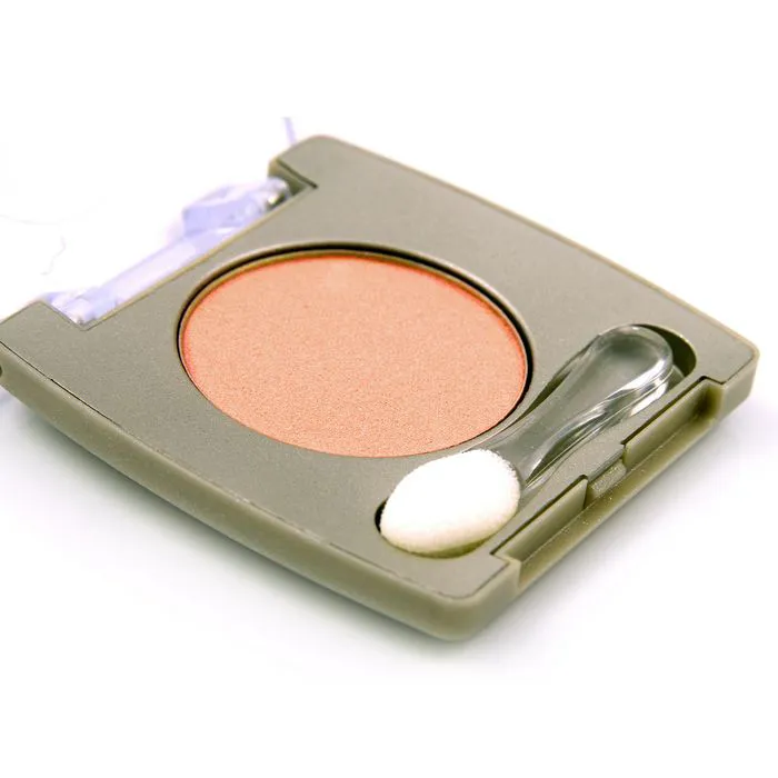 soft-peach-eyeshadow