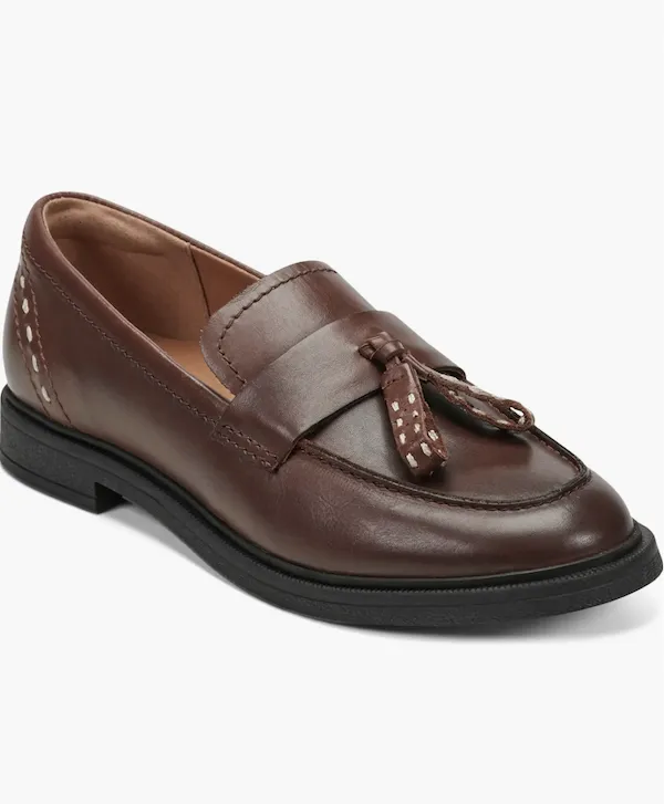 Stylish tassel loafers to elevate any outfit.